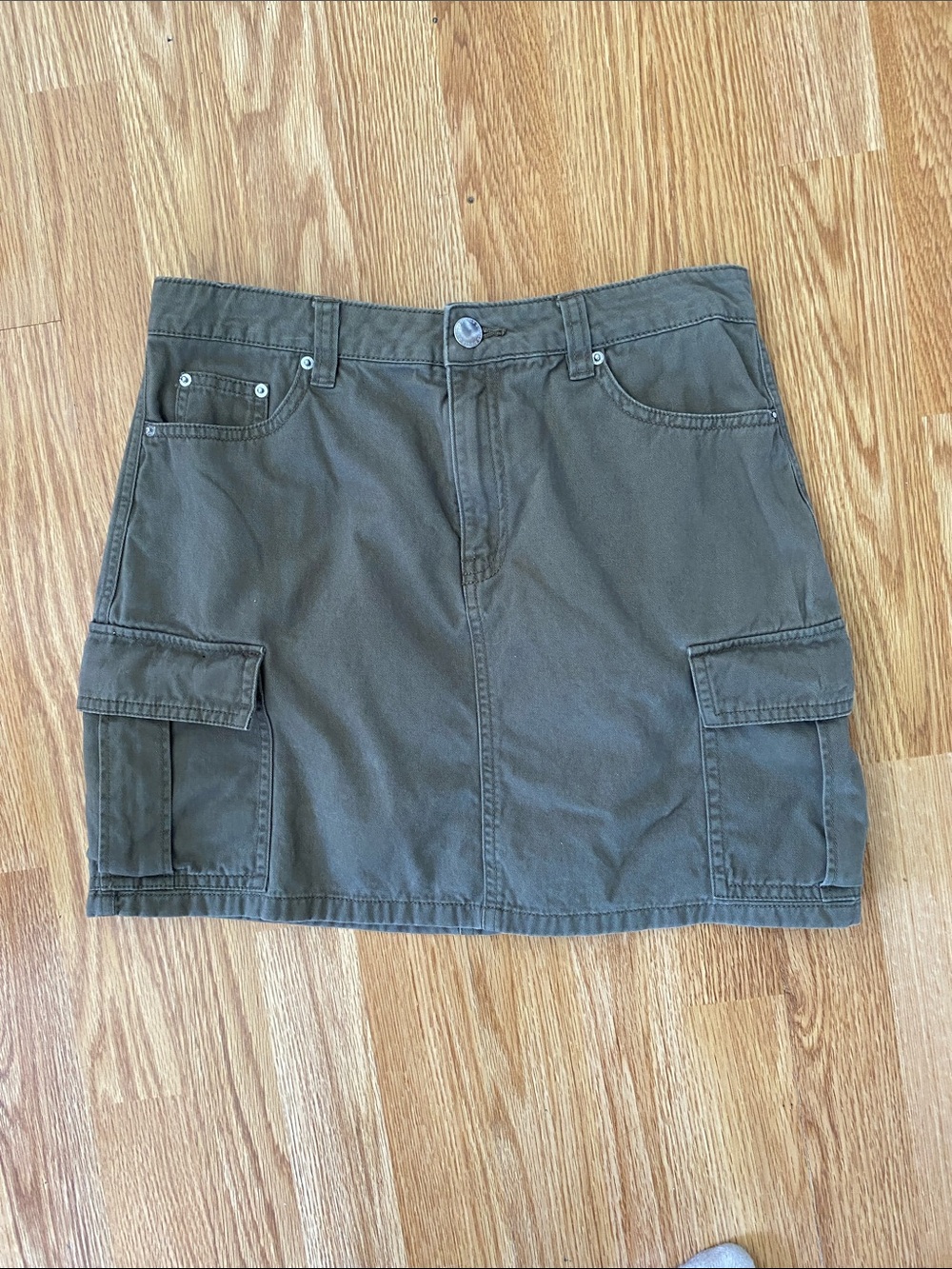 5 for $25! H&M Olive Green Cargo Mini Skirt